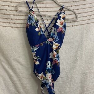 CUPSHE ☀️OnePiece Swimsuit SizeXL Gorgeous Blue Iris Rose Print DeepV Padded Bra